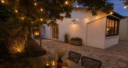 Fully renovated house just a stone's throw from the ocean - Air conditioning
