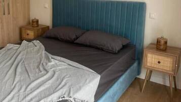 3 quartos, ferros/tábuas de passar roupa, Wi-Fi, roupa de cama