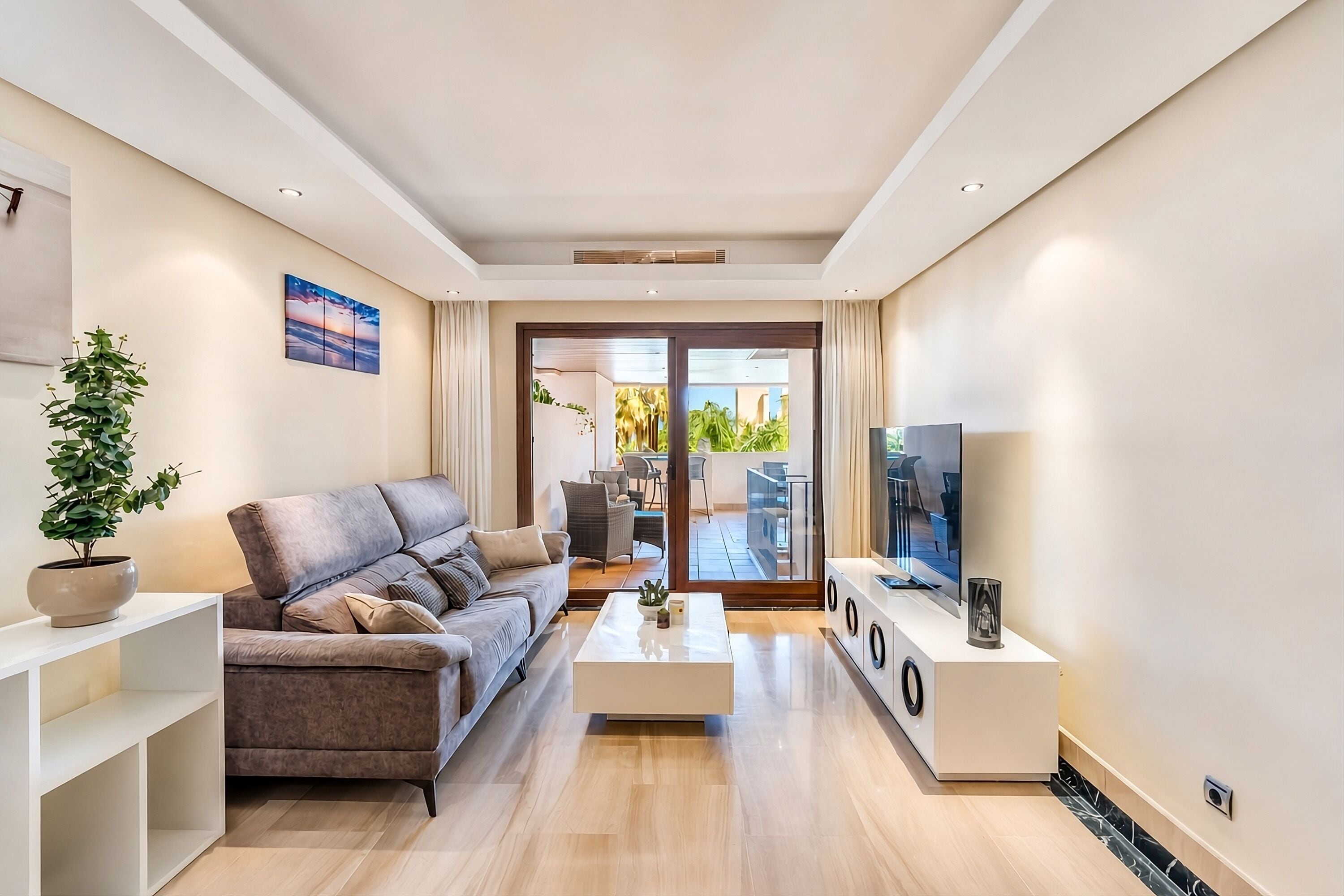 Apartment (2 Bedrooms) | Front of property