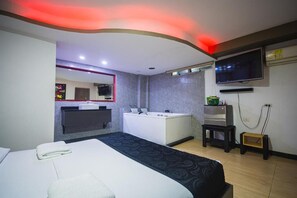 Deluxe Double Room - Hotel Kalifornia (Bello)