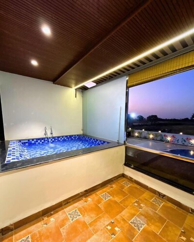 Serene-Restaurant Rooms and Banquet