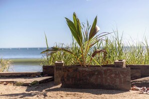 Beach - Cozy Casita · Ocean View · Fiber WiFi · Hot water (Garza)