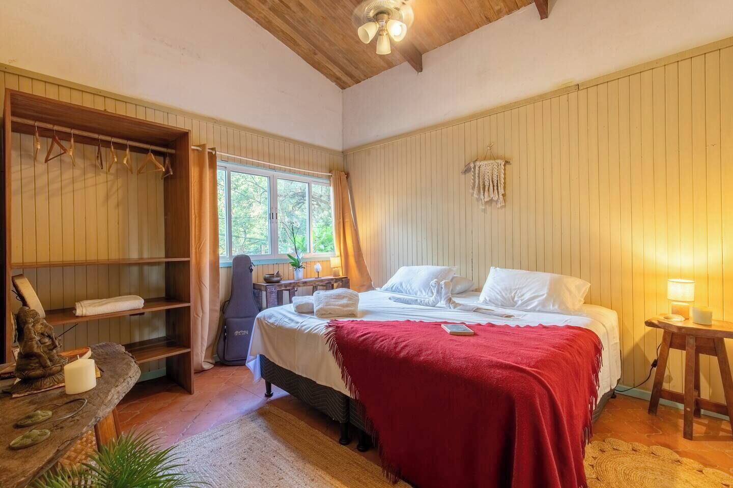 Desk, WiFi