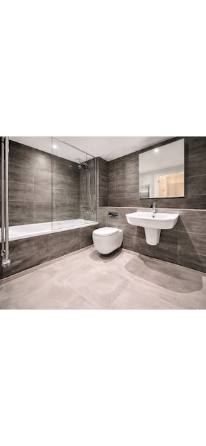 Towels, soap, toilet paper - Luxury flat in the Manchester City Centre (Salford)