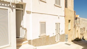 Exterior detail - Cucca's Home - Three Bedroom Apartment, Sleeps 5 (Siniscola)