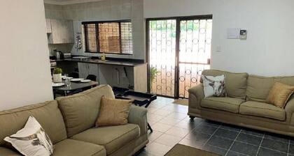 Spacious 2-bedroom Apartment With Garden View in Hartbeespoort