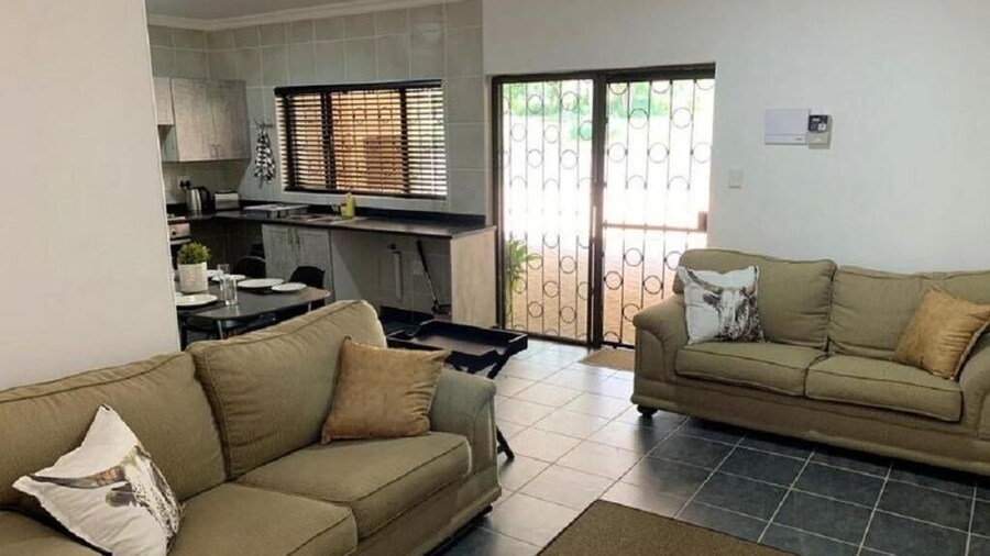 Spacious 2-bedroom Apartment With Garden View in Hartbeespoort