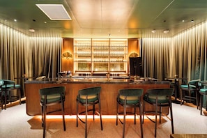 Bar (on property) - New 3BR - Rooftop Pool - Steps to Fan Fest (Miami)