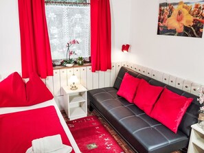 1 bedroom, free WiFi - Beautiful apartment for 4 people with WIFI, TV and patio (Schiefling Am See)