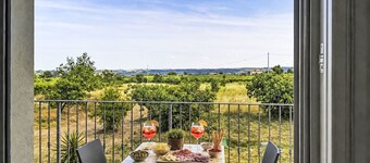 Lovely apartment for 5 people with WIFI, A/C, TV, balcony, pets allowed and panoramic view