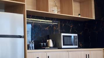 Junior Room, Sea View | Private kitchen
