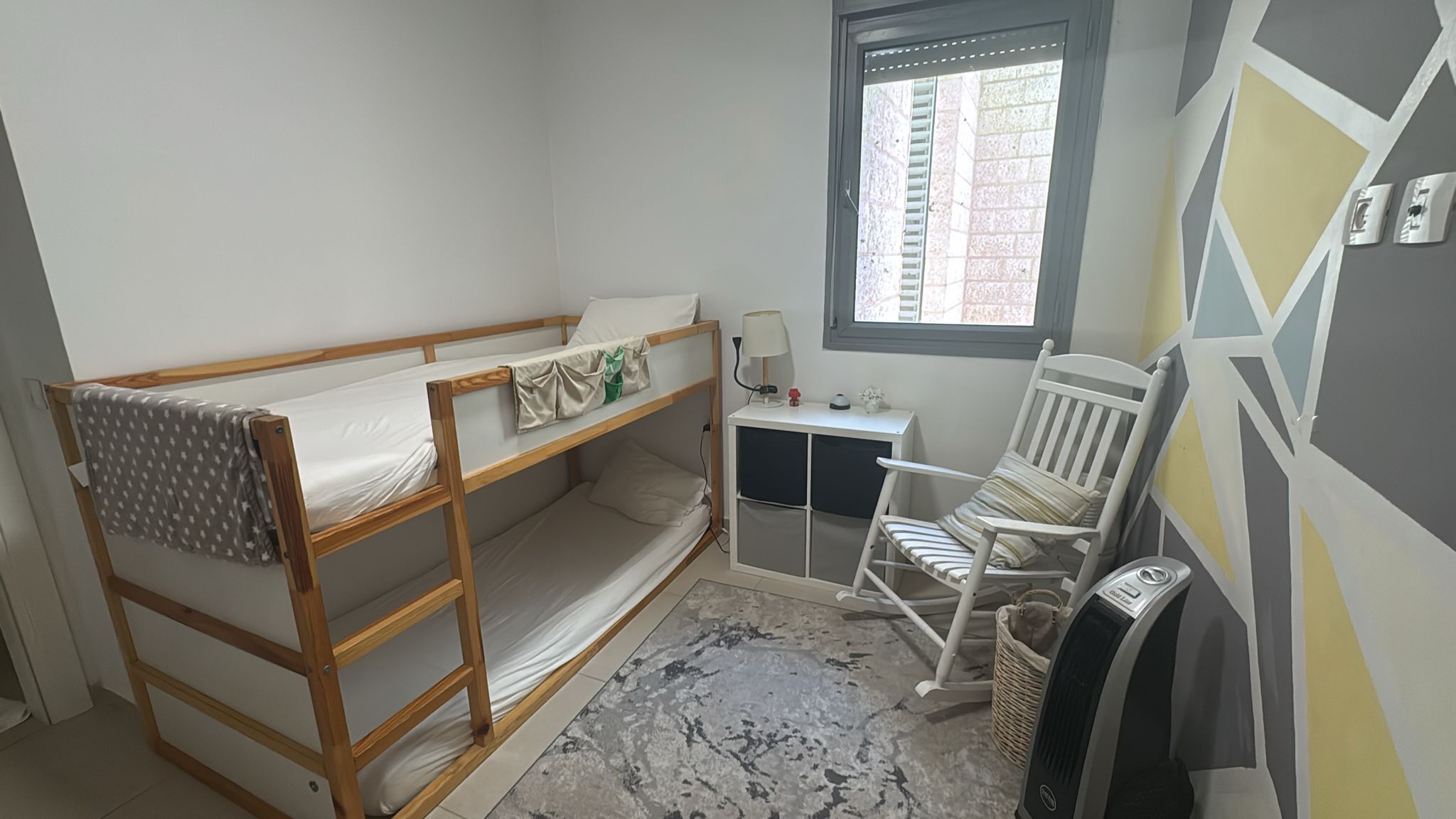 4 bedrooms, desk, iron/ironing board, WiFi
