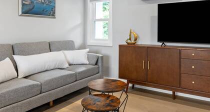 Pittsburgh's Only Houseboat | Studio on the Allegheny | Free Boat Slip Included
