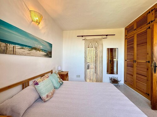 Villa 'Sa Guaita' with Sea View, Private Pool and Wi-Fi