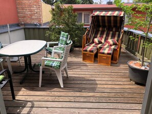 Outdoor dining - Goldener Anker, Maisonette Apartment with Balcony (Rheinsberg)