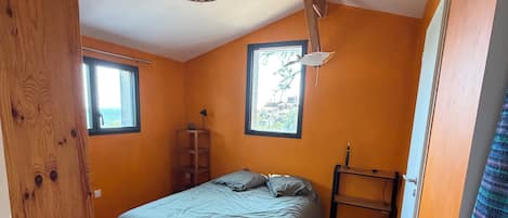 2 bedrooms