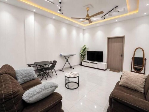 Modern Two BedRoom Apartment | Starlink WiFi