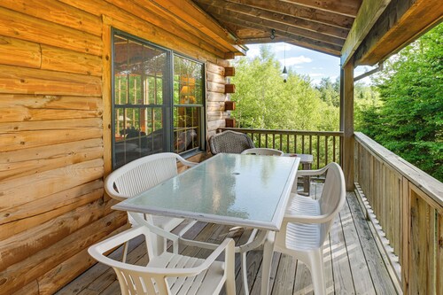 Hike, Explore & Unwind: Rustic Maine Getaway