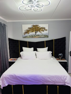 2 habitaciones, tabla de planchar con plancha y wifi gratis 