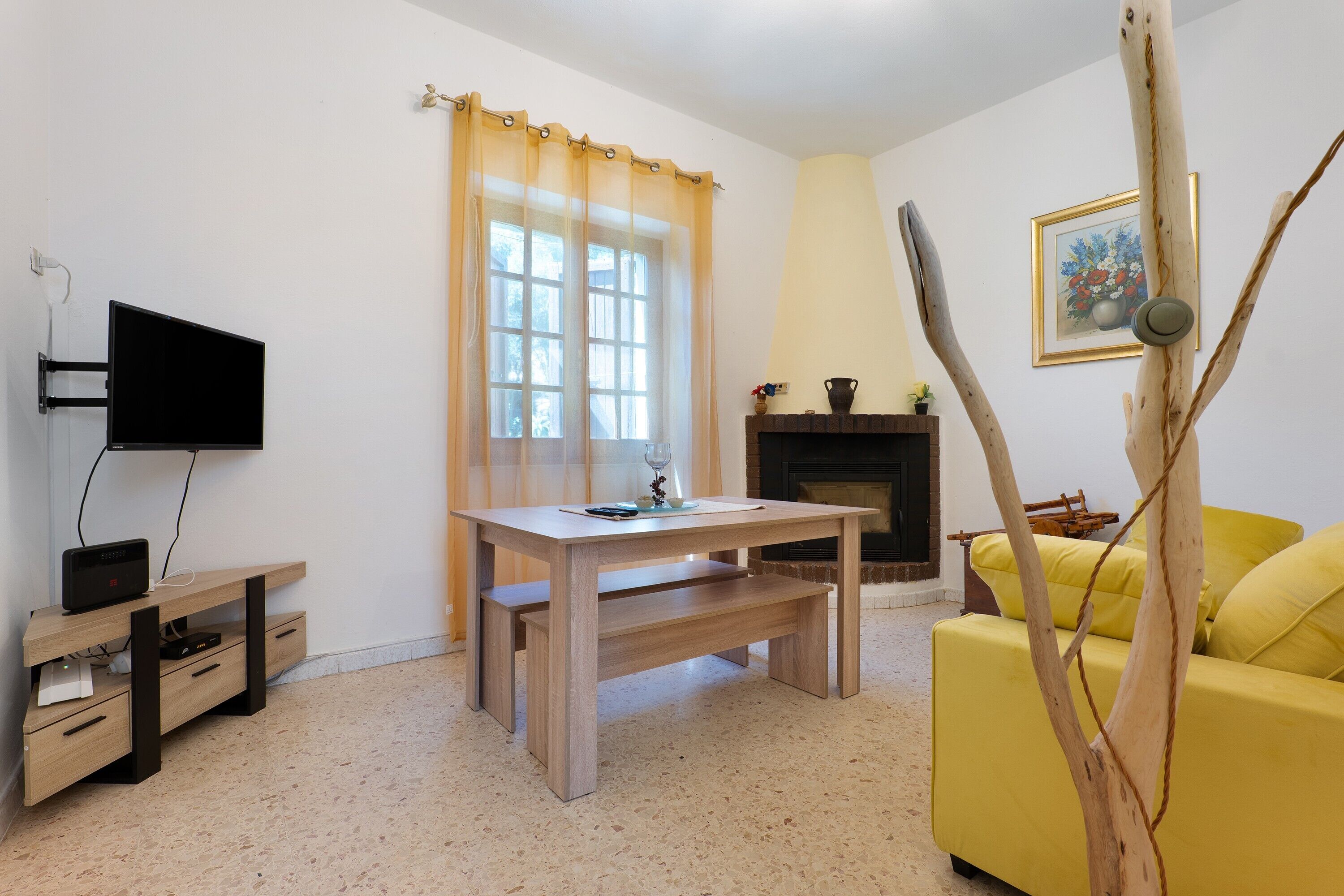 TV, caminetto