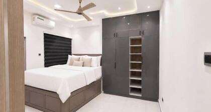 Modern Two-Bedroom Apartment | Starlink Wi-Fi