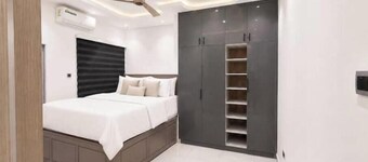 Modern Two-Bedroom Apartment | Starlink Wi-Fi