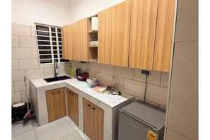 Private kitchen - Modern one BedRoom Apartment | Starlink WiF (Tamale)