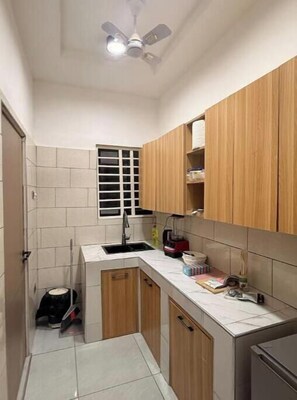 Private kitchen - Modern one BedRoom Apartment | Starlink WiF (Tamale)