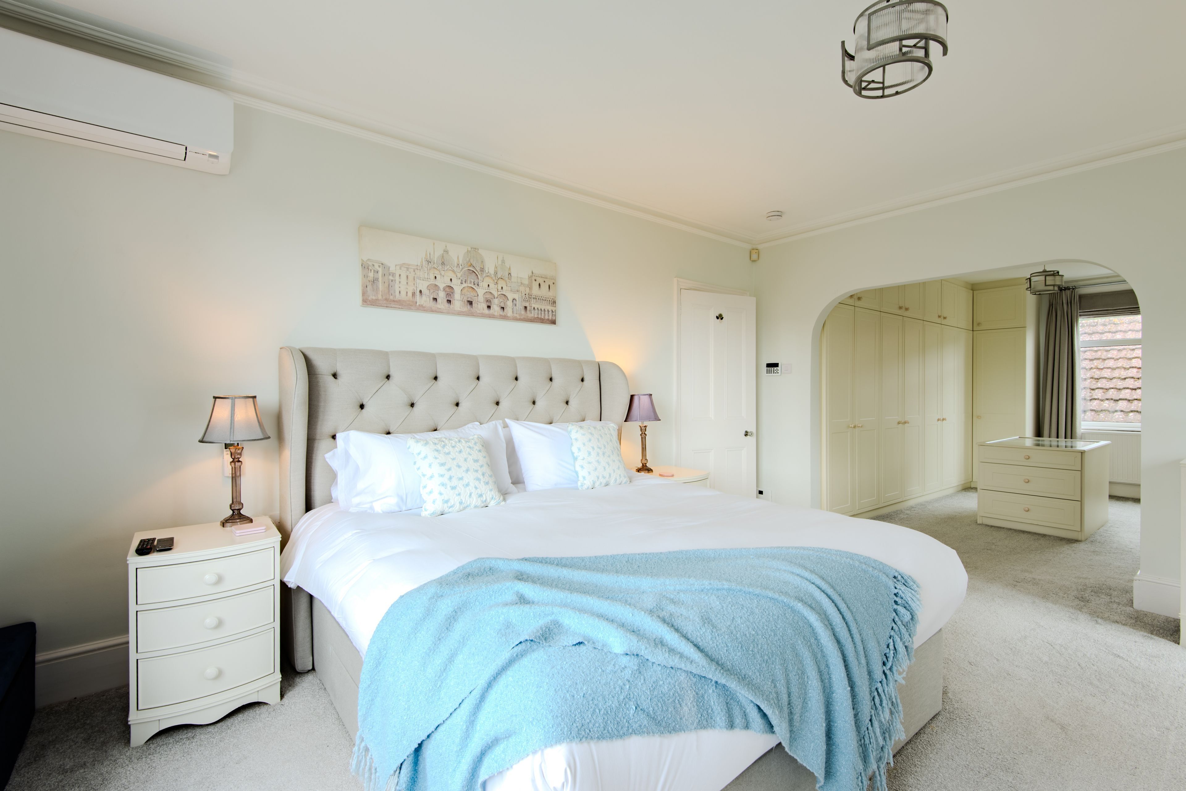 5 bedrooms, WiFi
