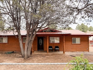 Exterior - Fireworks View / Show Low Retreat / 3BR & 2BA (Show Low)