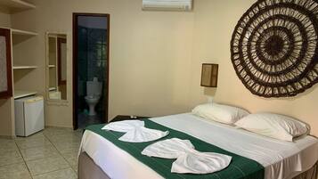 Chambre Confort, climatisation, vue sur le jardin | Accès au Wi-Fi (inclus)