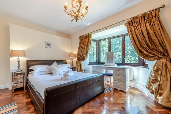 Apartment - Sleeps 6 - Private Garden - The Mumbles