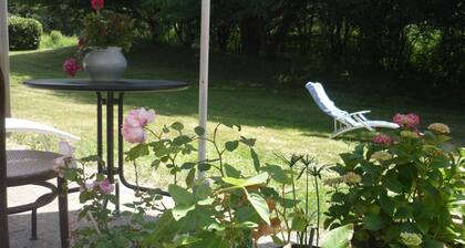Beach cottage, summer festivals, and golf in Bénodet, southern Finistère