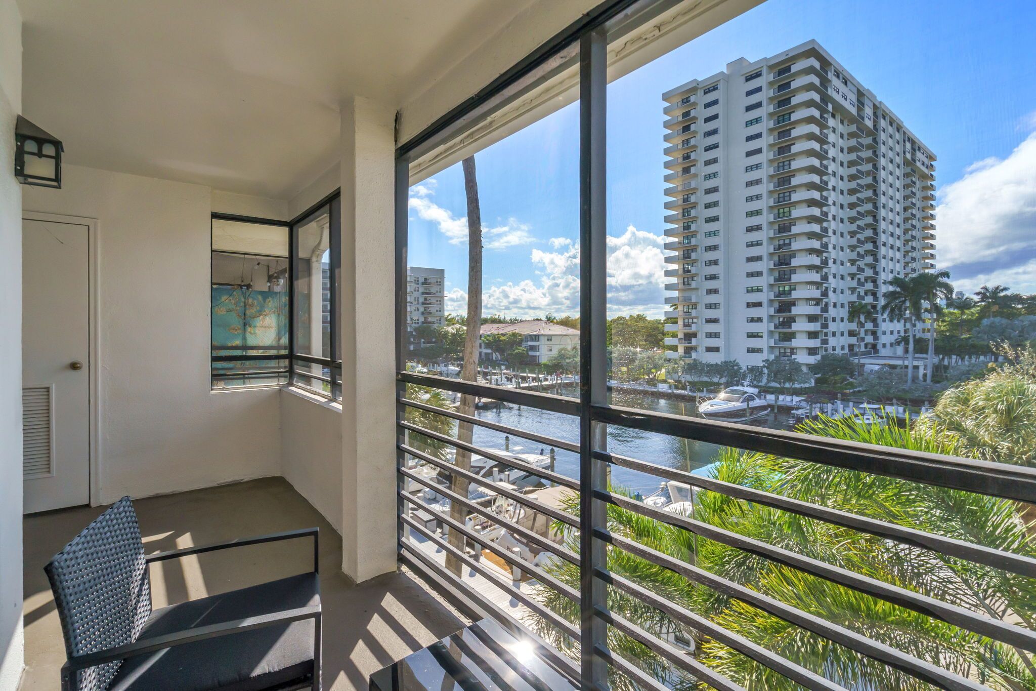 Apartment, 1 King-Bett, Küche, Gartenblick | Unterkunftsgelände
