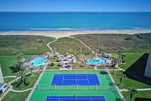 Sports court - NEW! Beachfront 2BR 11th Floor Views, Saida Royale SPI (South Padre Island)