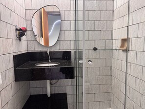 Bathroom - 02 | Res. 305 • Cozy Apartment for Couple – 5min from the Beach (Bombinhas)