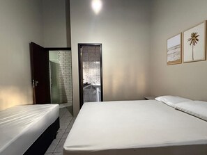 Room - 08 | Res. 305 • Cozy Apartment for Couple – 5min from the Beach (Bombinhas)