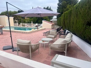 Pool - Villa 'De Golf Hoyo 19' with Mountain View, Wi-Fi and Air Conditioning (Urbanización Pisnella)