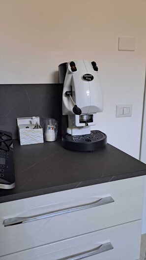 Coffee and/or coffee maker - Vrbo Property (Marigliano)