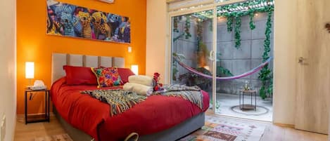 Iron/ironing board, travel cot, WiFi, bed sheets