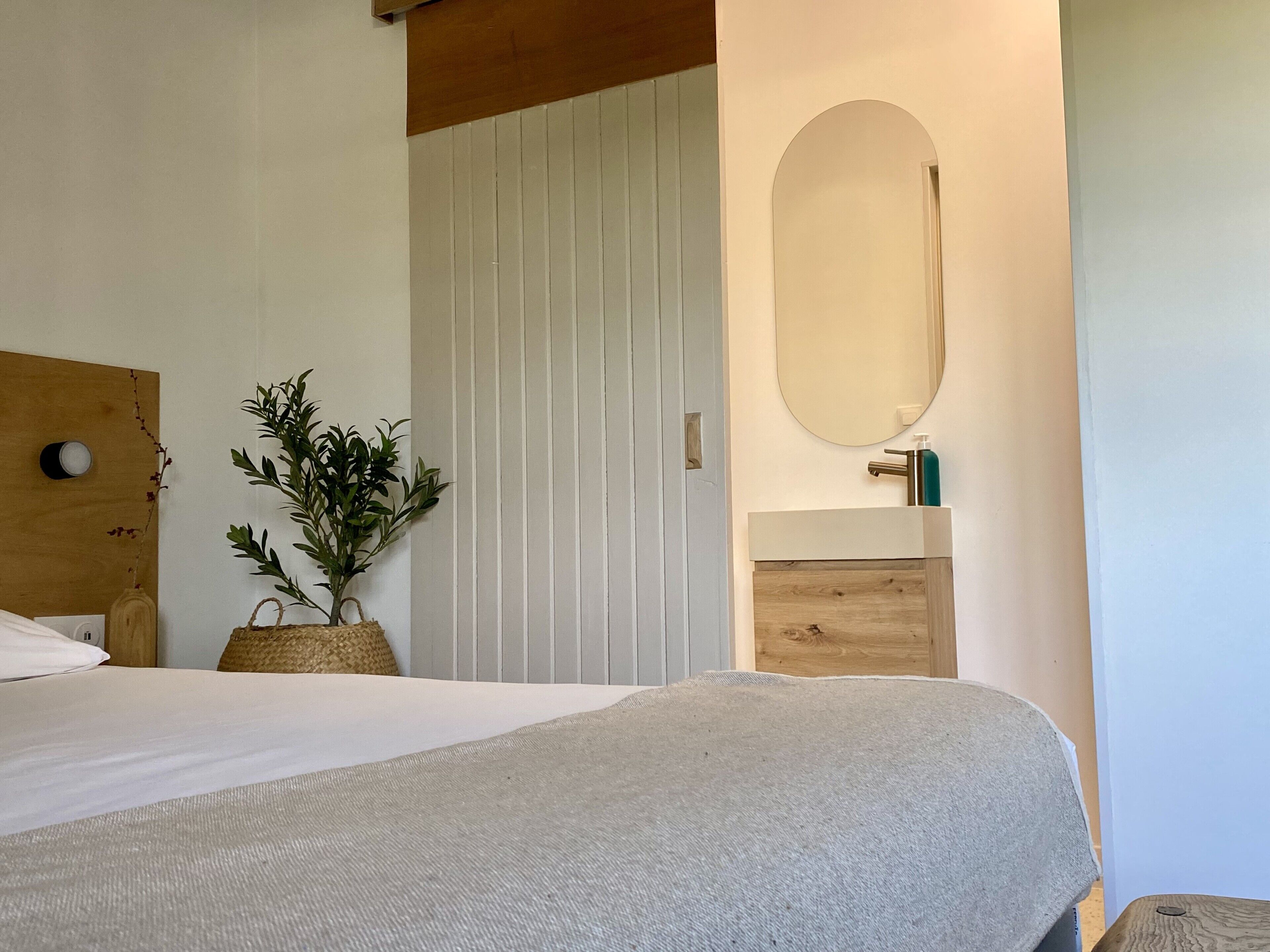 3 bedrooms, iron/ironing board, WiFi