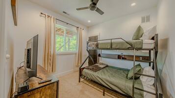 Cabin, Multiple Beds, Mountain View (Big Sky Retreat) | 2 bedrooms, individually decorated, individually furnished, bed sheets