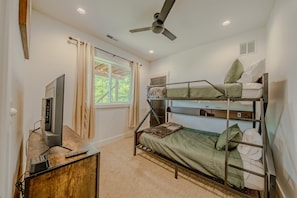 Cabin, Multiple Beds, Mountain View (Big Sky Retreat) | 2 bedrooms, individually decorated, individually furnished, bed sheets - Big Sky Retreat - Mountain Views (Columbia Falls)