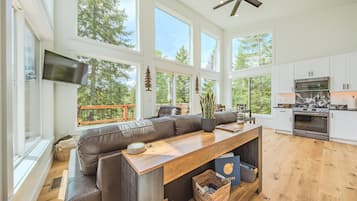 Cabin, Multiple Beds, Mountain View (Big Sky Retreat) | Interior
