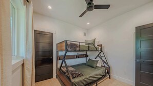 Cabin, nhiều giường, quang cảnh núi (Big Sky Retreat) | 2 phòng ngủ, trang trí khác biệt 