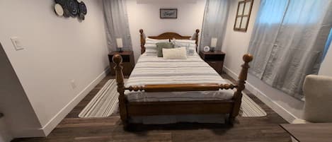 2 bedrooms, desk, iron/ironing board, travel cot