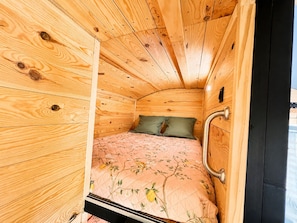 Room - Vrbo Property (Mignaloux-Beauvoir)