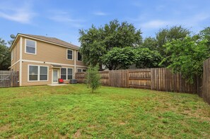 Exterior - Modern 3BR Furnished Home Near Medical Center (San Antonio)
