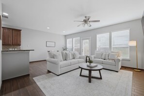 Living area - Modern 3BR Furnished Home Near Medical Center (San Antonio)