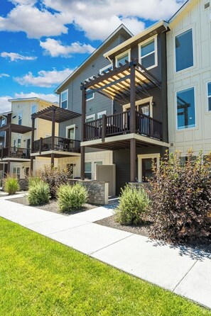Exterior - #StayInMyDistrict West Bench Townhome (Boise)
